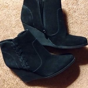 Ankle bootie